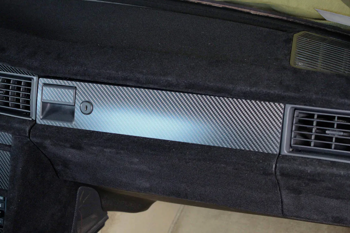 190E (W201) - Upper dash kit - Carbon fiber trim