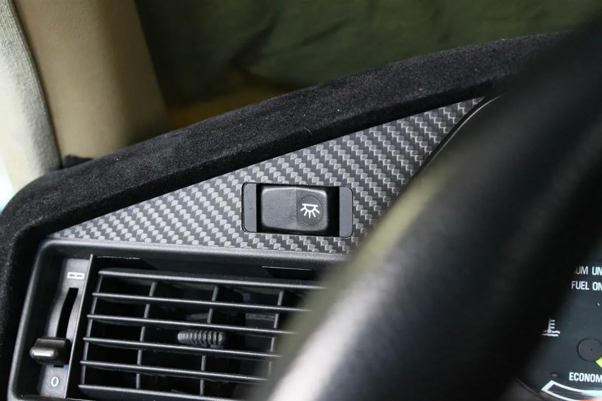 190E (W201) - Upper dash kit - Carbon fiber trim