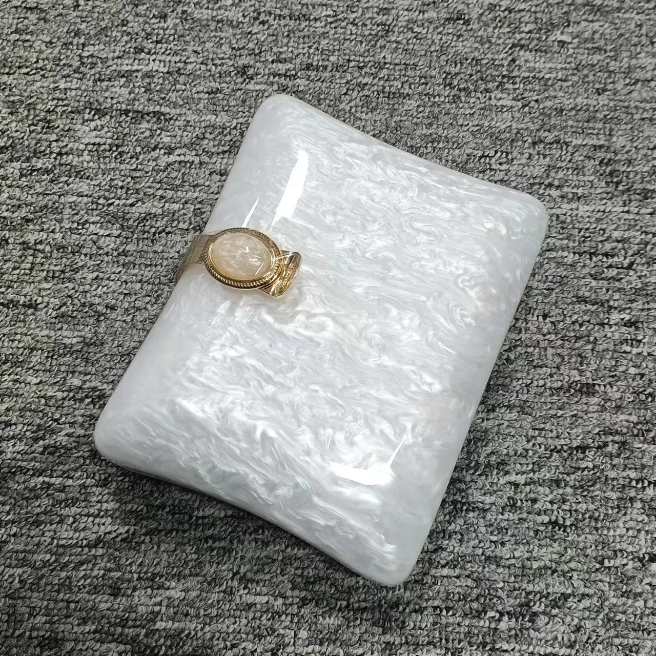 2025 explosive acrylic women's bags, small square bags, summer shells, pearlescent board, box bags, dinner bags, manufacturer chain bags.