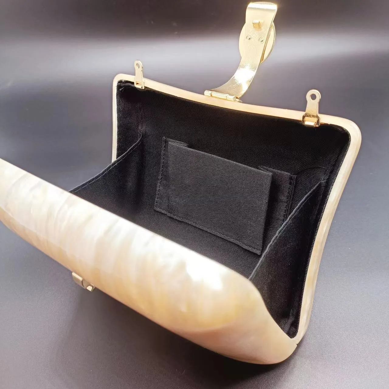 2025 explosive acrylic women's bags, small square bags, summer shells, pearlescent board, box bags, dinner bags, manufacturer chain bags.