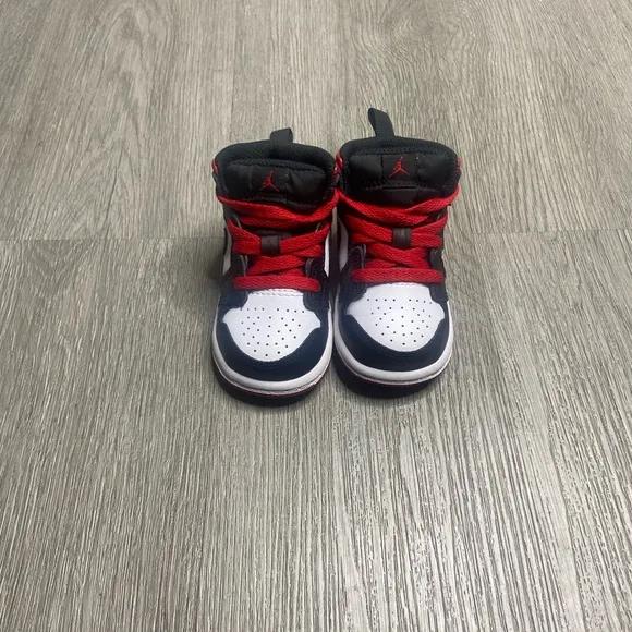 Air Jordan 1 Mid Gym Red Black Toe TD Shoe Size 4c Red DQ8425-106 Preowned