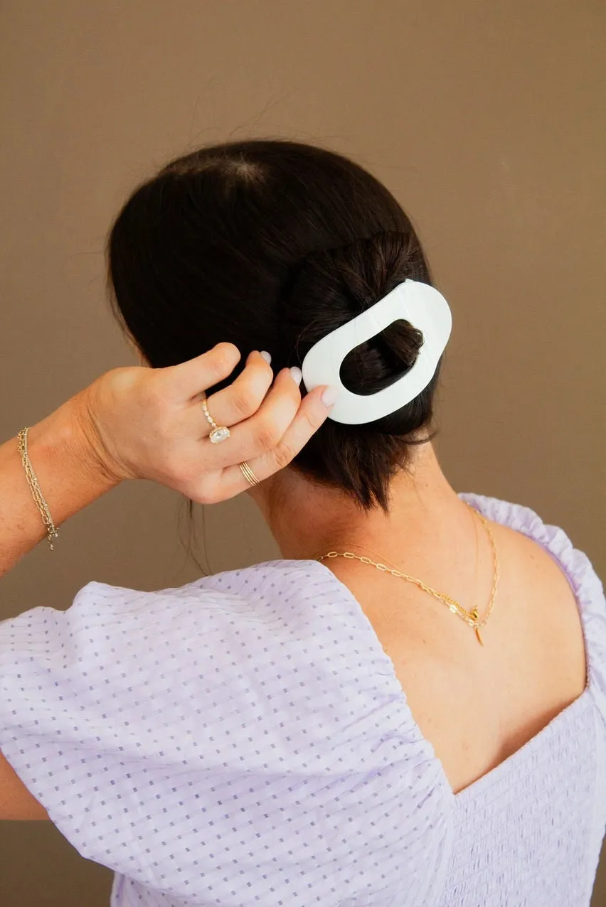 Andi Flat Cutout Claw Clip