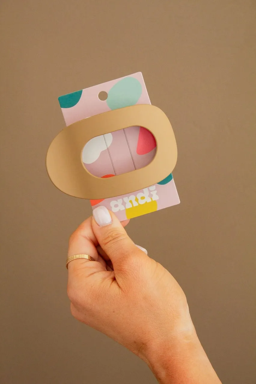 Andi Flat Cutout Claw Clip