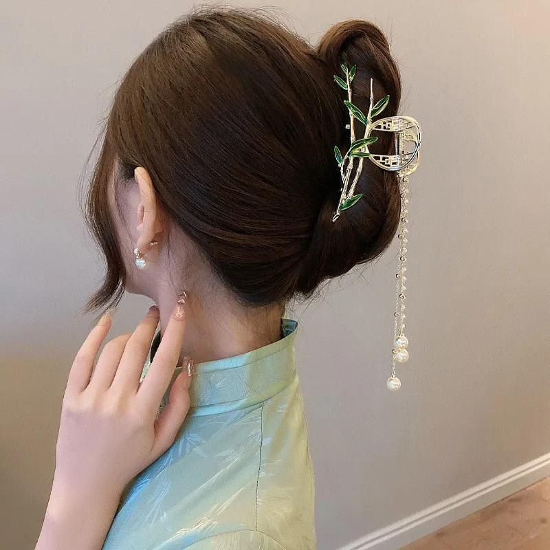 Bamboo Tassel Pearl Hair Crab