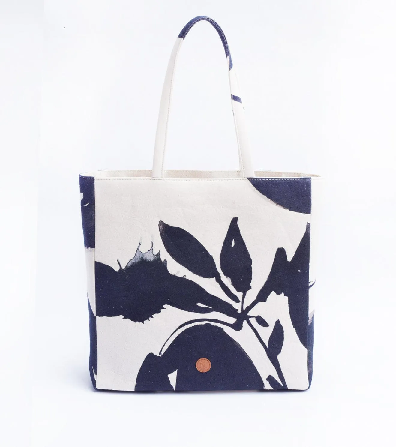 Black phoebe tote