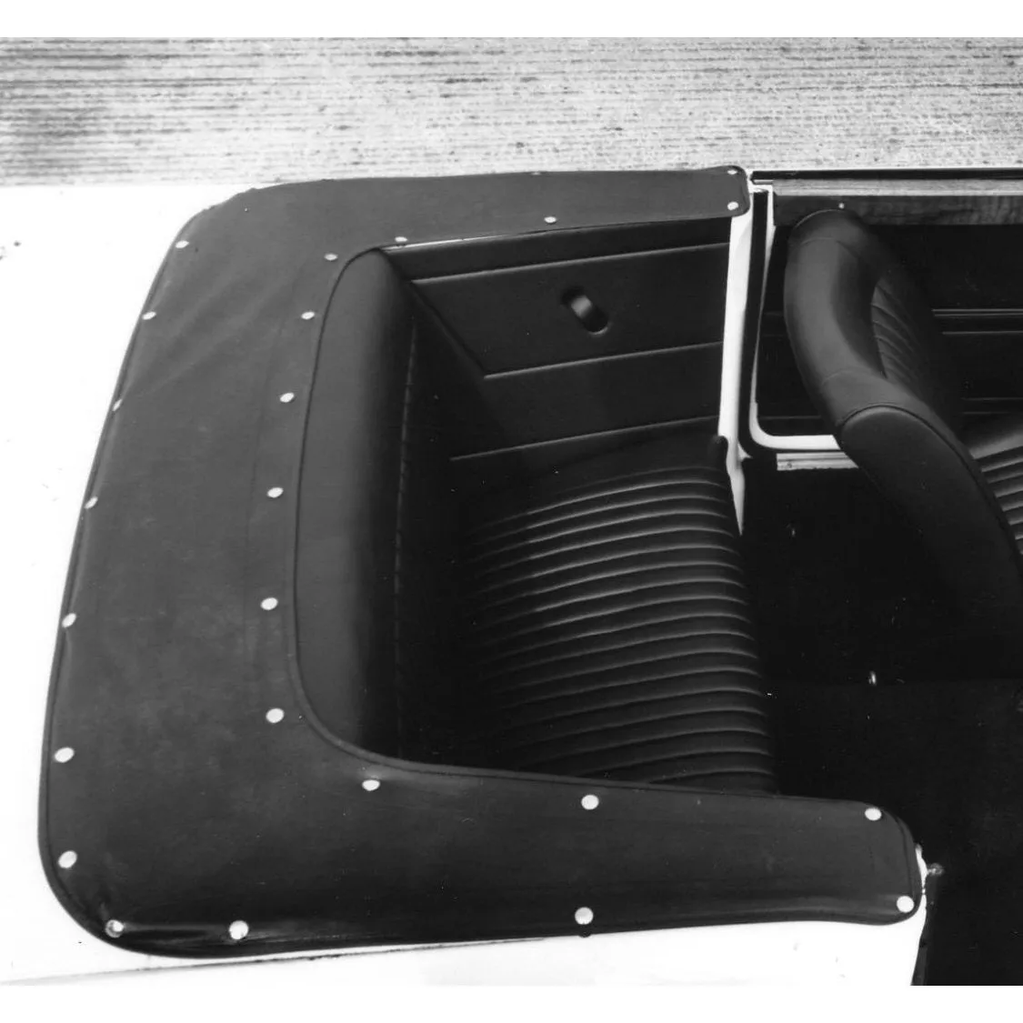 CONVERTIBLE HOOD STOWAGE COVER