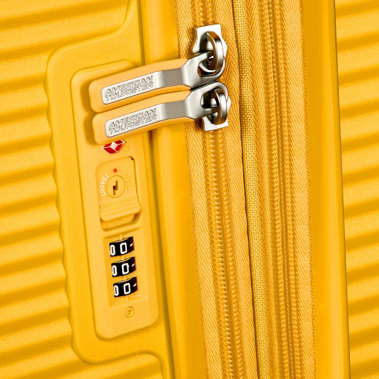 Curio Spinner Carry-On Expandable