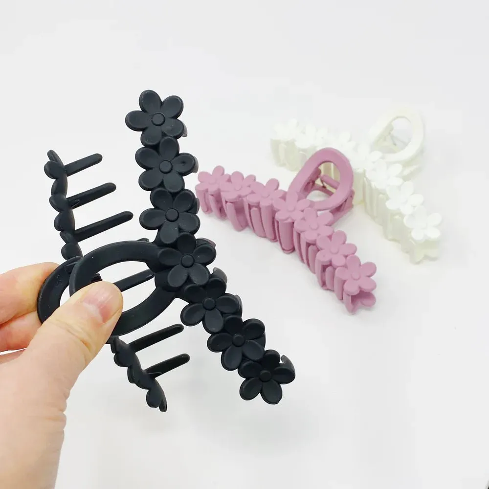 Daily Bunch Hair Claw - 3 COLORS