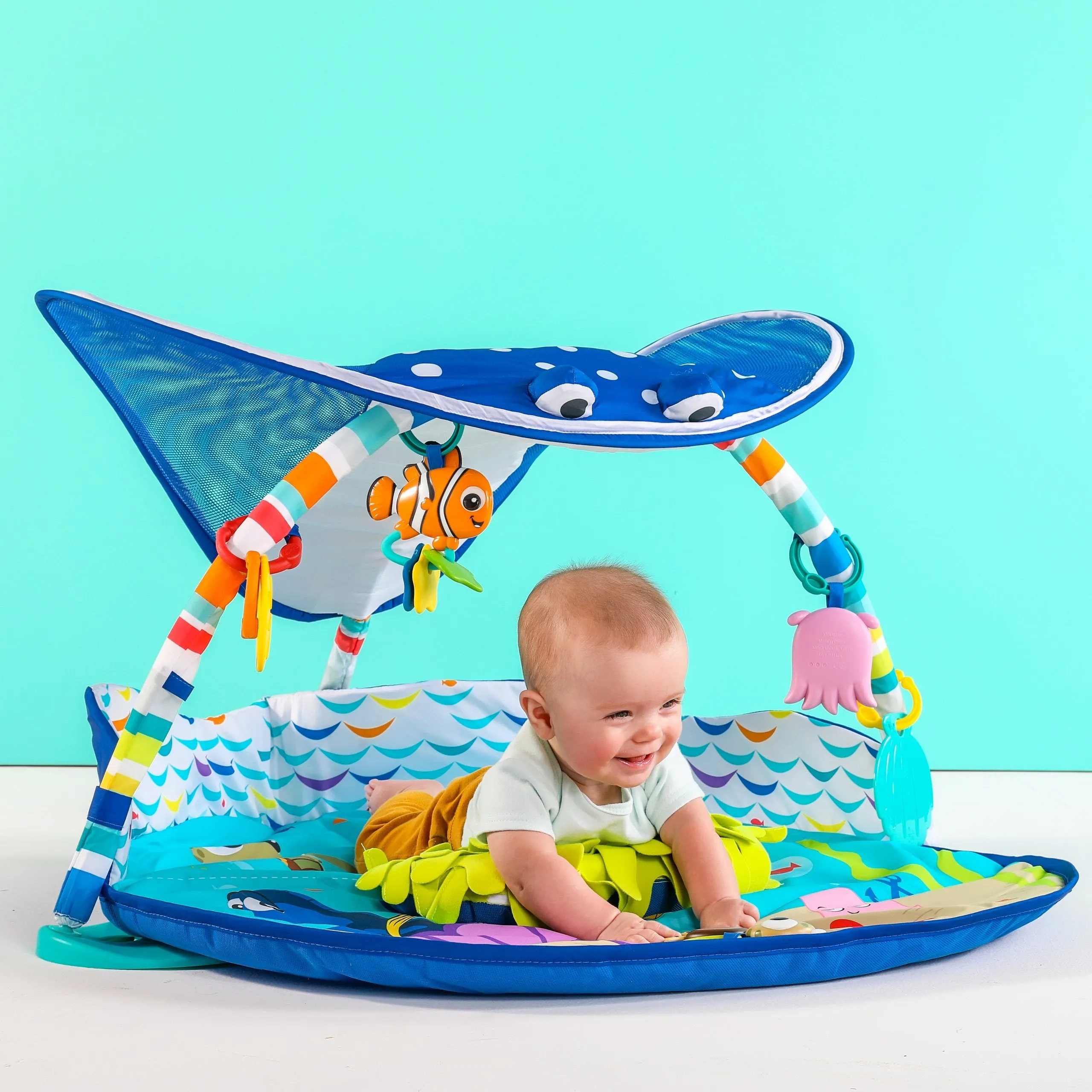 FINDING NEMO Mr. Ray Ocean Lights & Music Gym