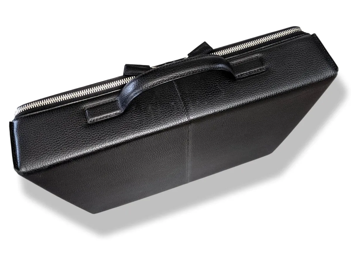 Hermes Unisex Black Vache Liegee VALISE HERLIGHT 24 MM CASE with Carry Co Superb!