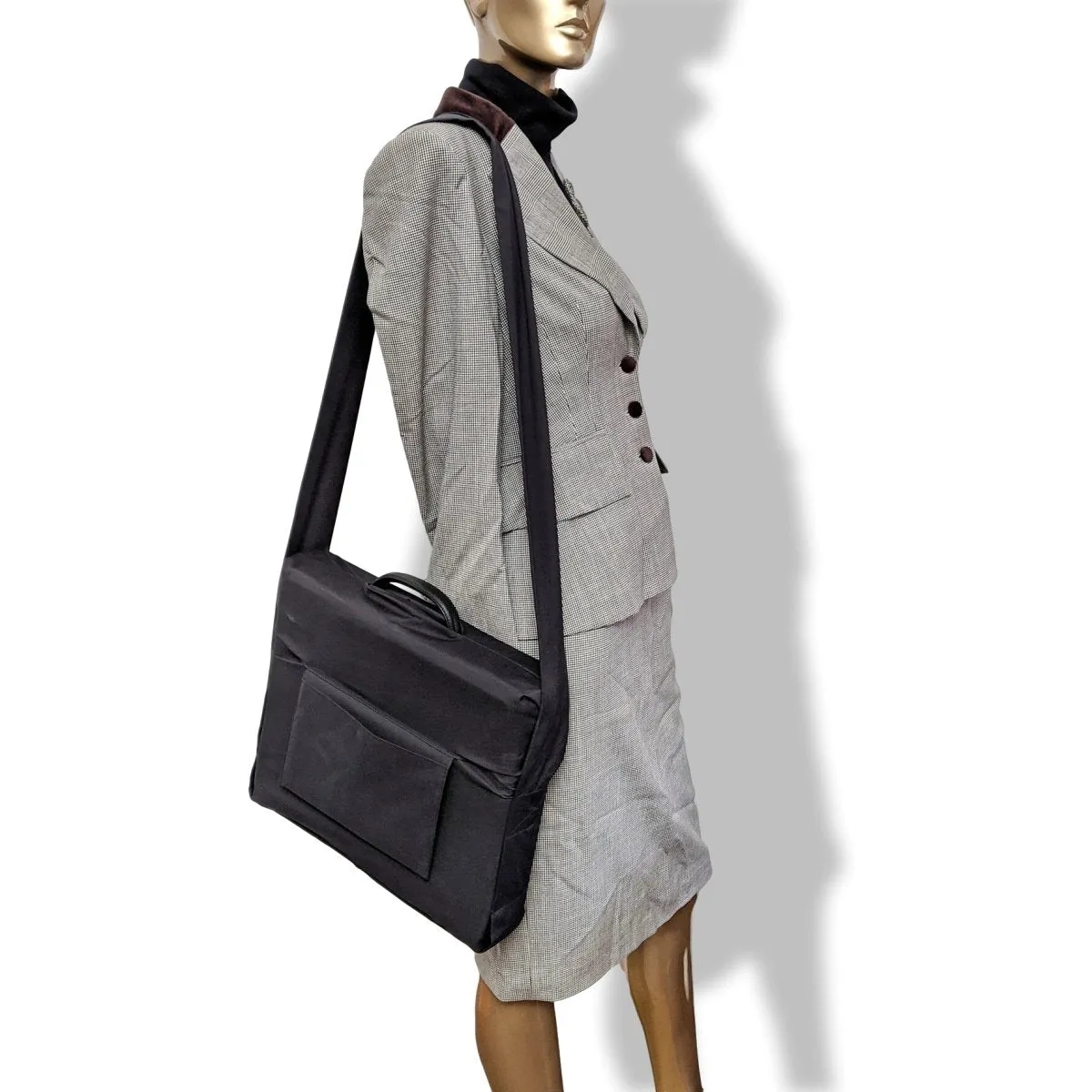 Hermes Unisex Black Vache Liegee VALISE HERLIGHT 24 MM CASE with Carry Co Superb!