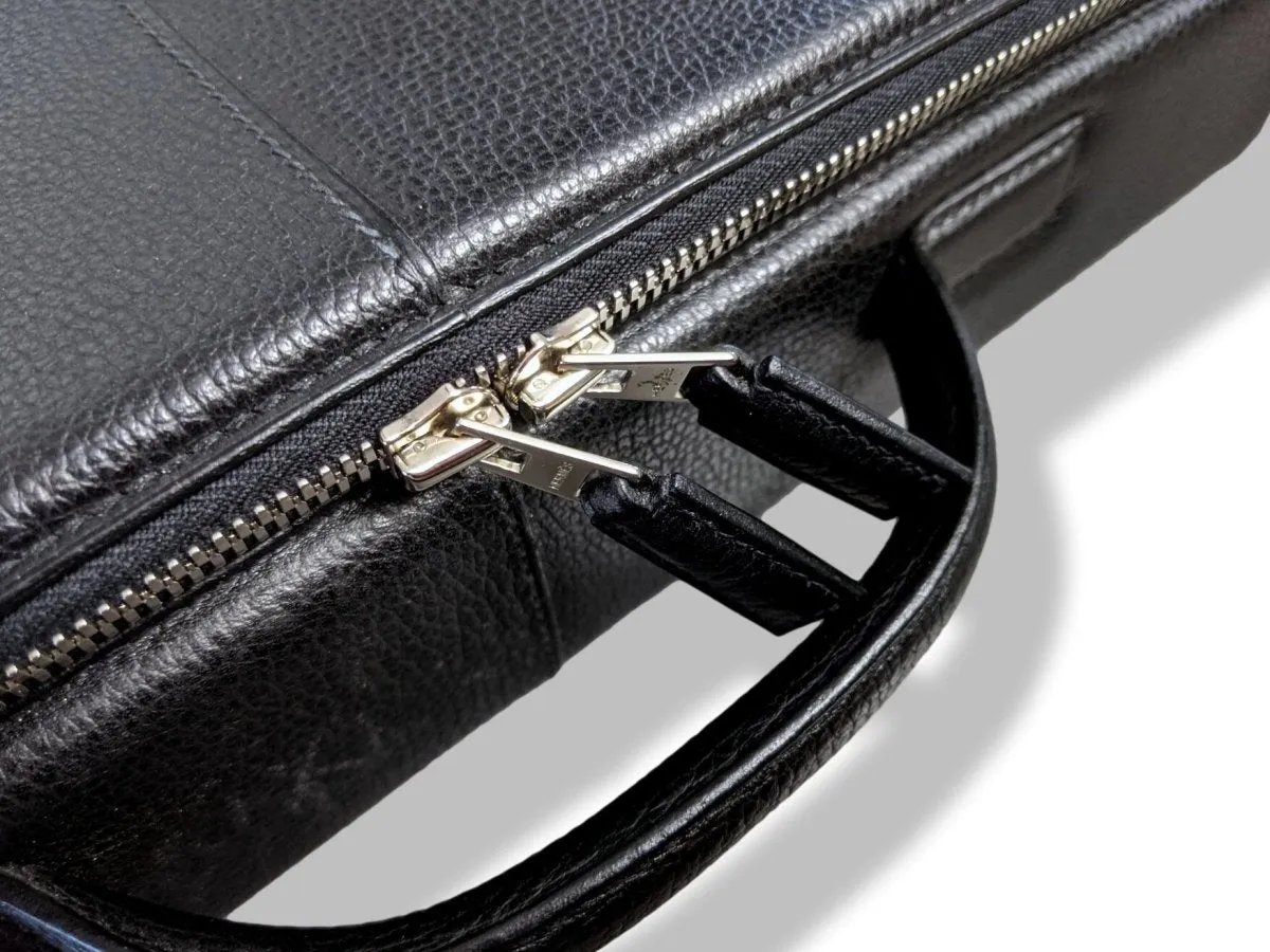 Hermes Unisex Black Vache Liegee VALISE HERLIGHT 24 MM CASE with Carry Co Superb!