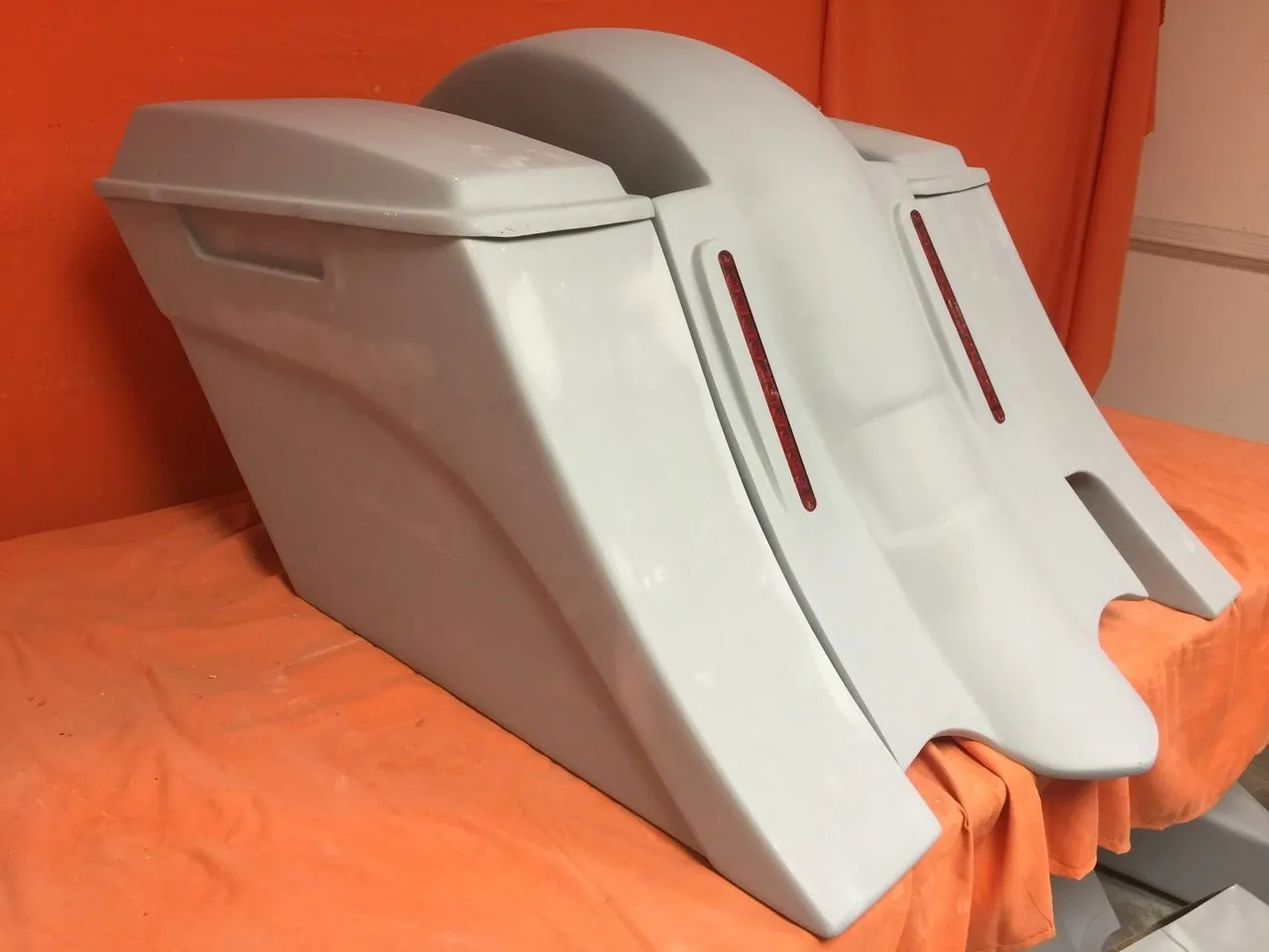 Honda Shadow Sabre 1100 6" Extended Saddlebags Out & Down Bags   LED Rear Fender Right Cut Out   Lids