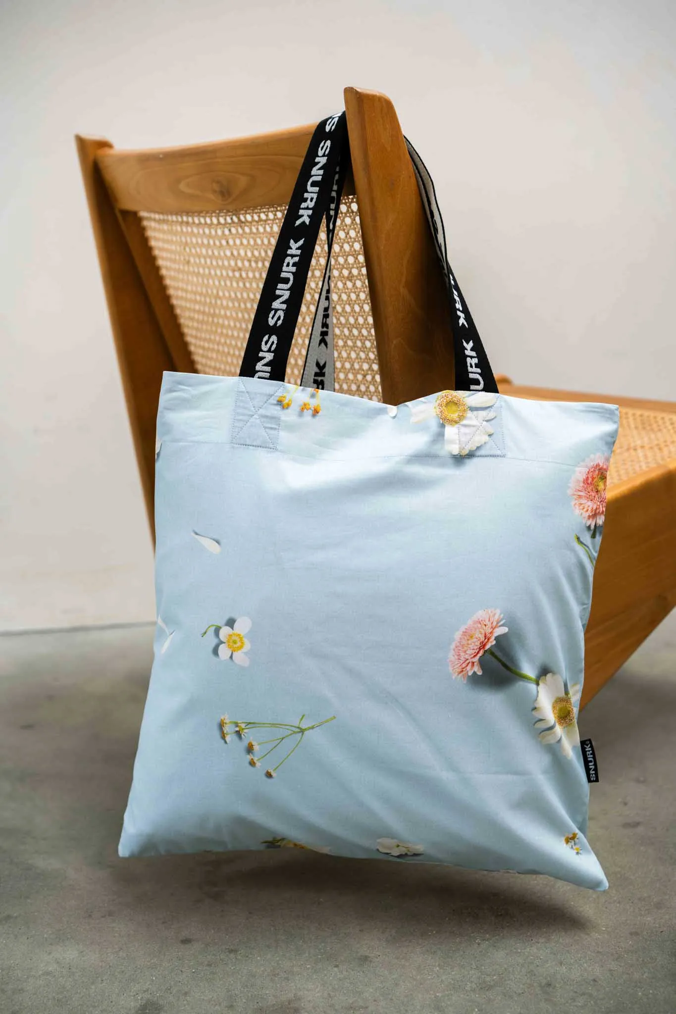 Hopeless Romantic Shopper Medium
