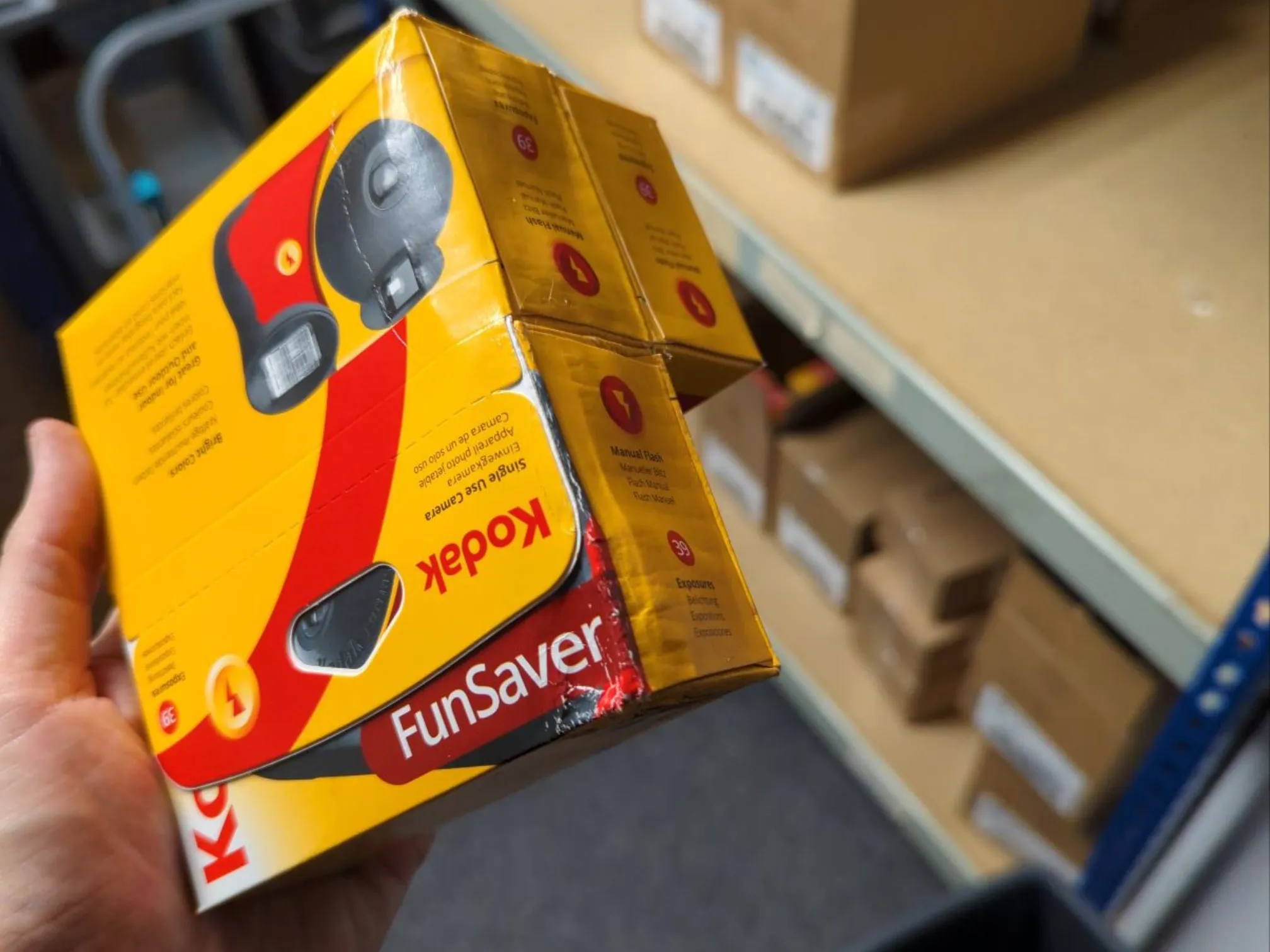 Kodak Funsaver 27 12 - Disposable Film Camera - WITH SLIGHTLY DAMAGED PACKAGING