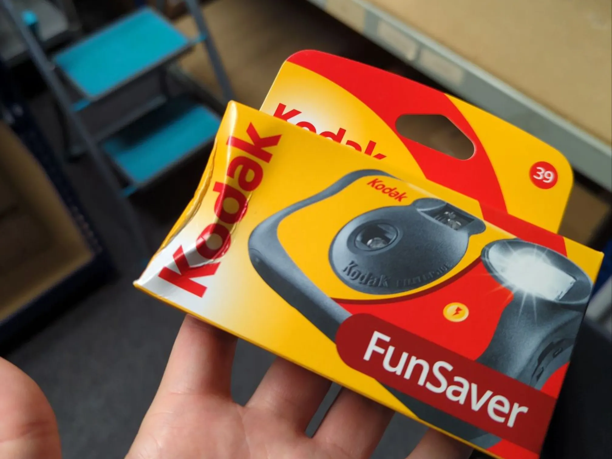 Kodak Funsaver 27 12 - Disposable Film Camera - WITH SLIGHTLY DAMAGED PACKAGING