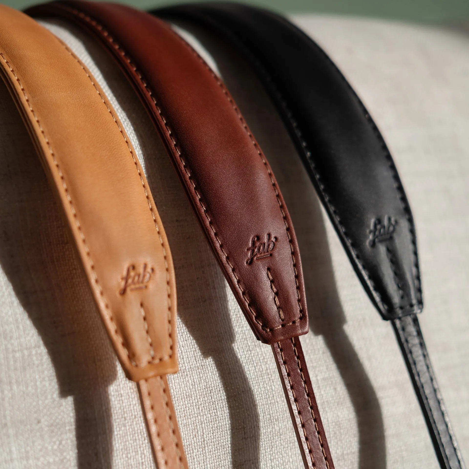 Leather camera strap (F11)