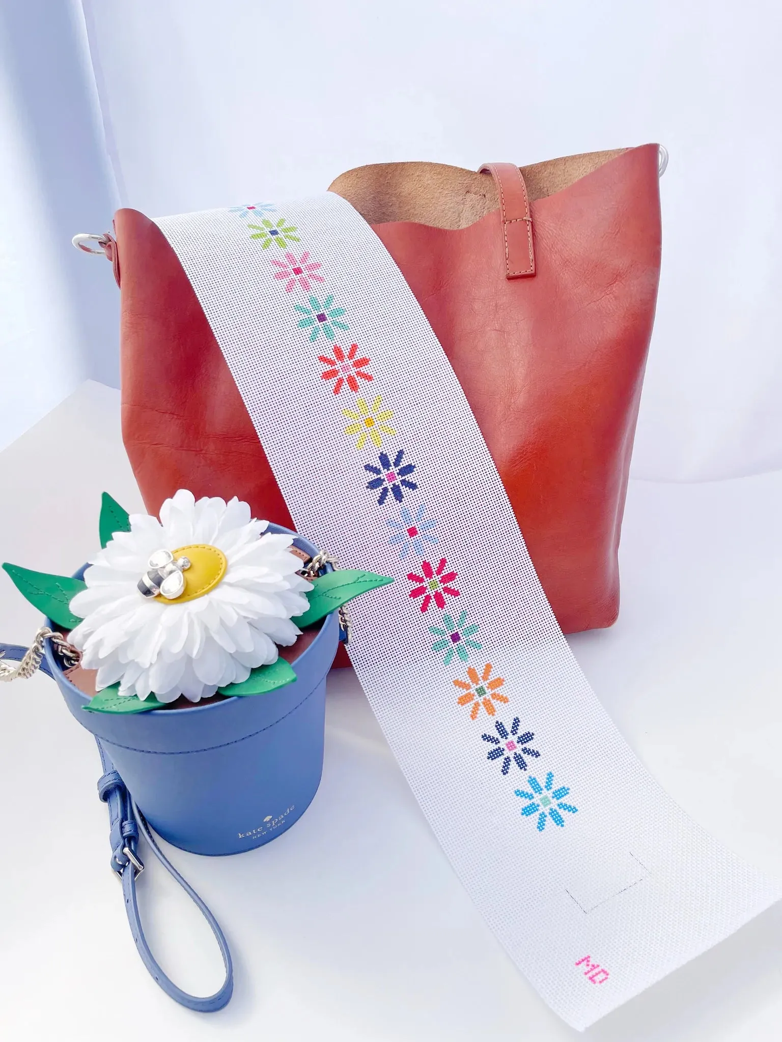 MD-27 - Daisy Chain bag strap