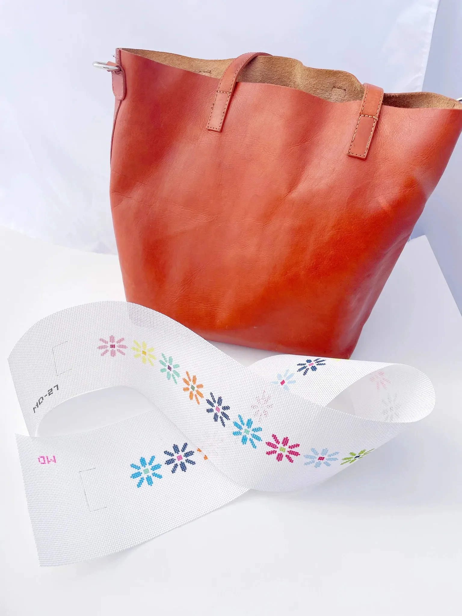 MD-27 - Daisy Chain bag strap