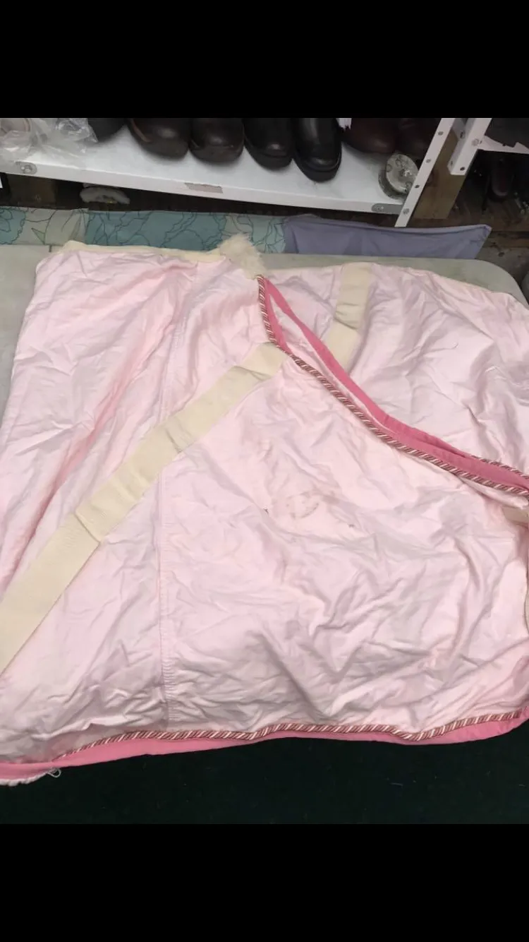 NEW 6'0 Show /travel / bath rug pink with show trim
