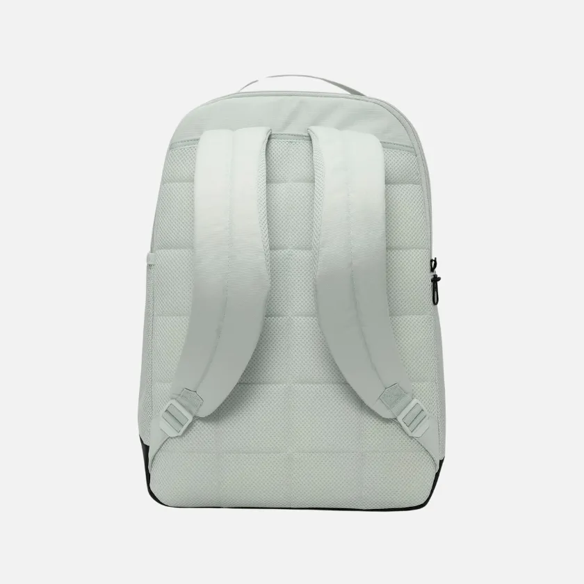 Nike Brasilia 9.5 Training Backpack (Medium, 24L) - Light Silver/Black/Stadium Green
