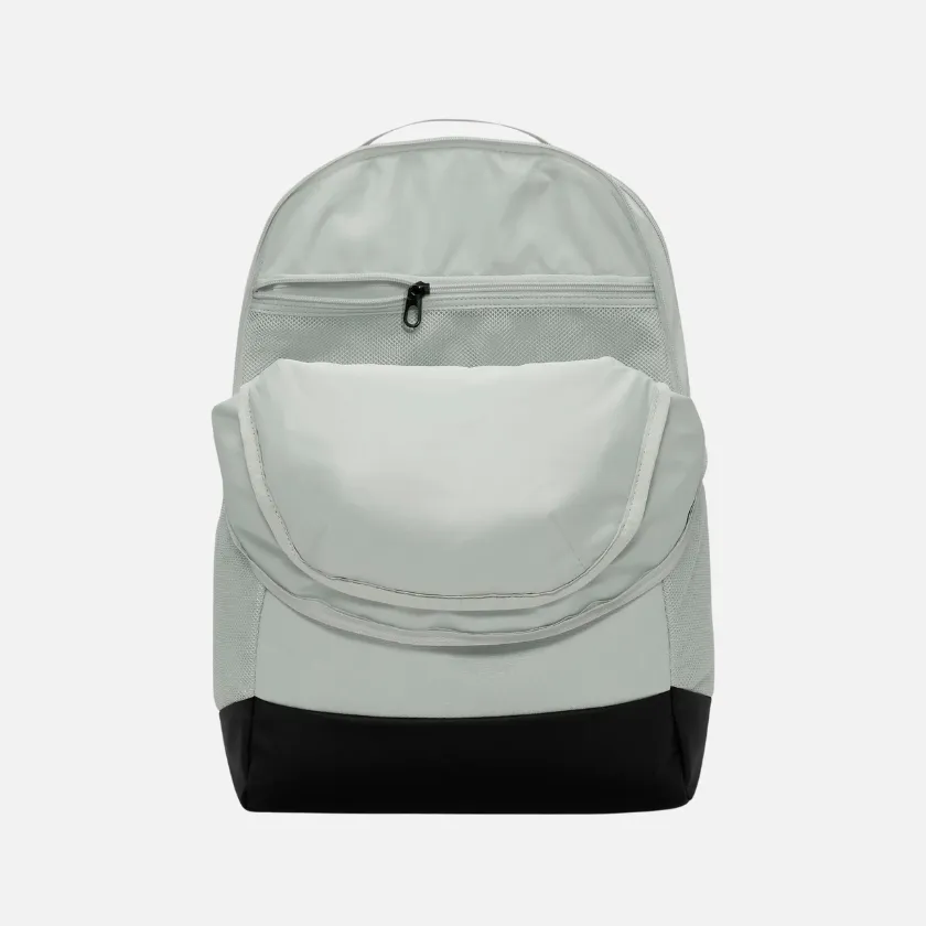 Nike Brasilia 9.5 Training Backpack (Medium, 24L) - Light Silver/Black/Stadium Green