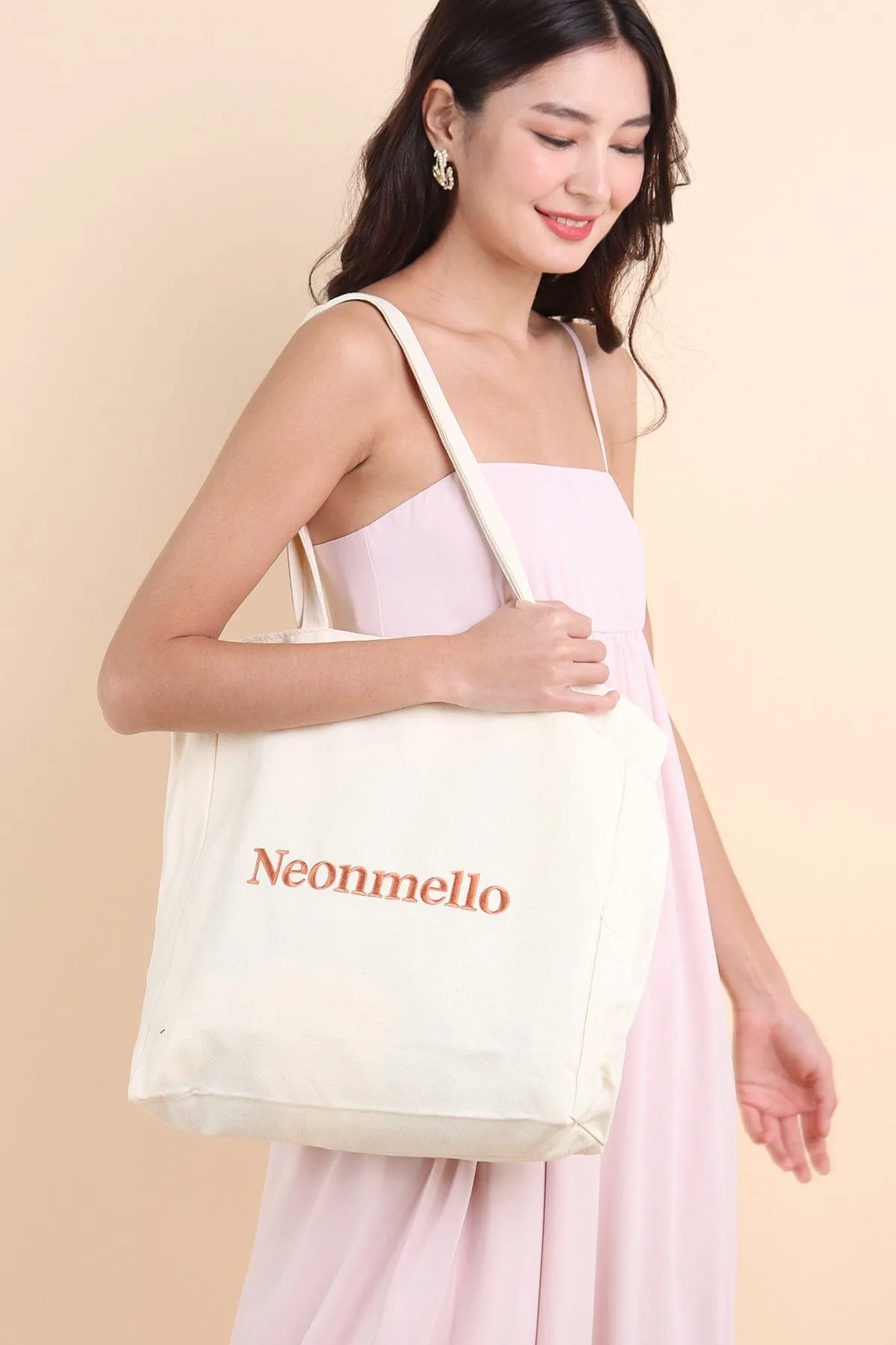 NM EVERYSLAY MAXI TOTE IN CREAM
