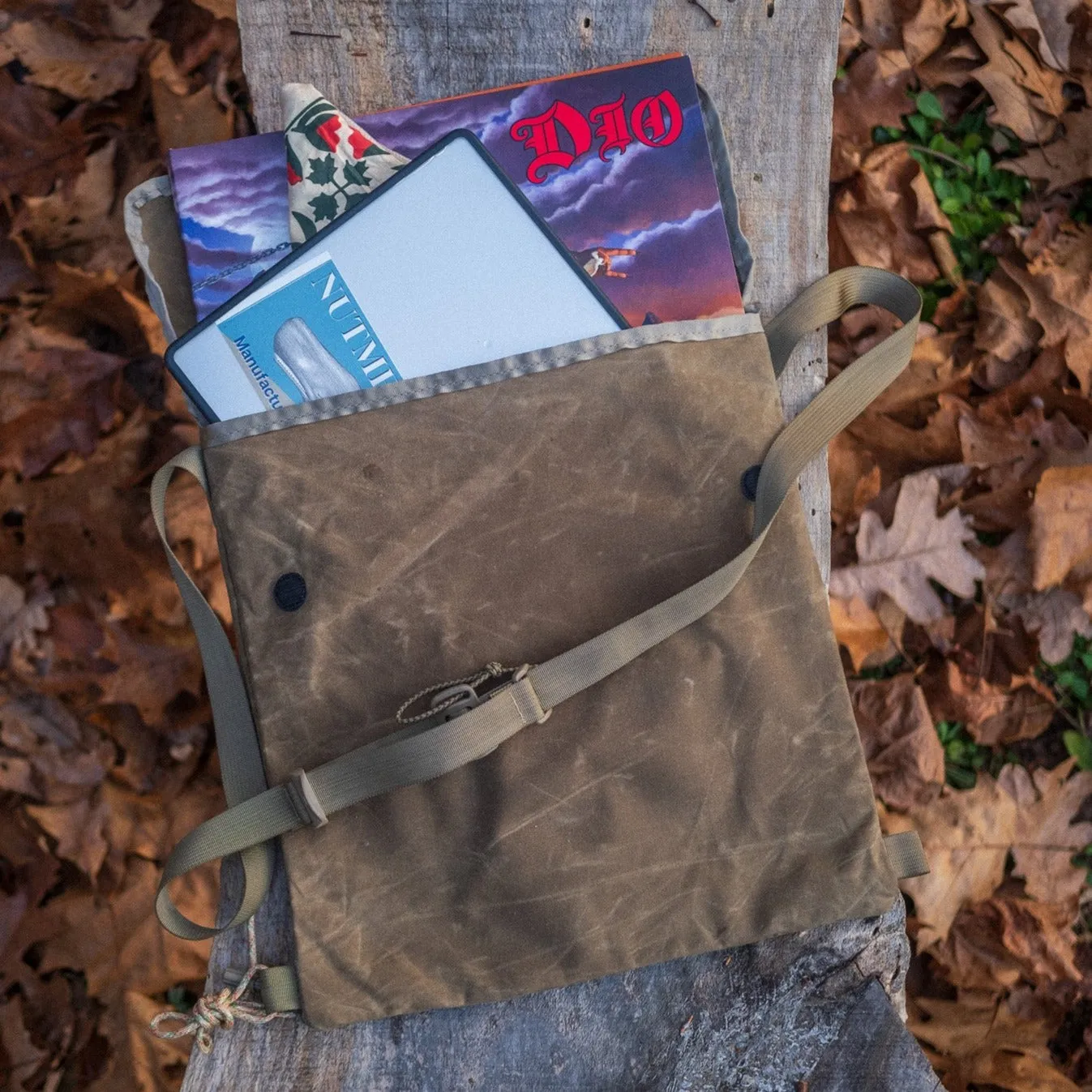 Performance Purse Waved Canvas
