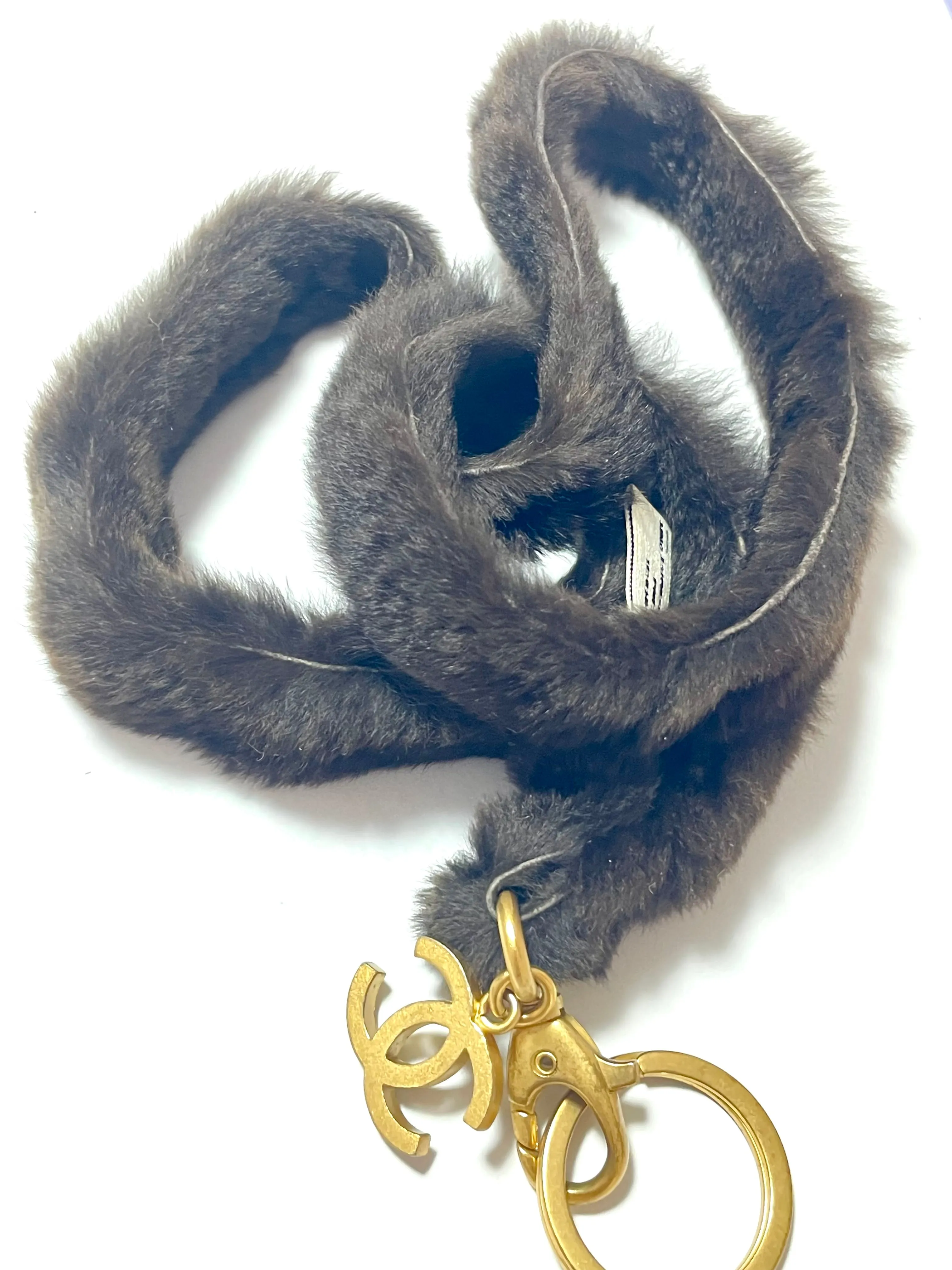 Vintage Chanel brown rabbit fur key strap, keyring with golden CC mark motif. Must have Chanel accessory. Great gift. 070107ac5